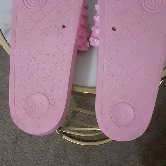 STEVE MADDEN, Sandals, Size 8, pink, with designs on the front. - Picture 5 of 6